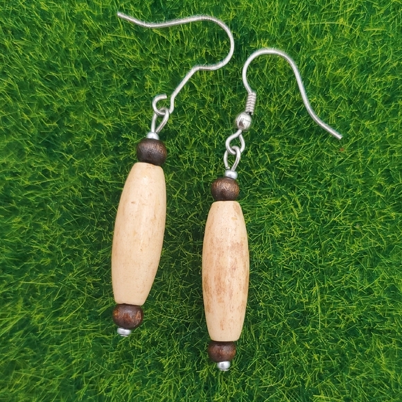 Wooden Dewdrop Dangle Earrings E1015 - Picture 1 of 2